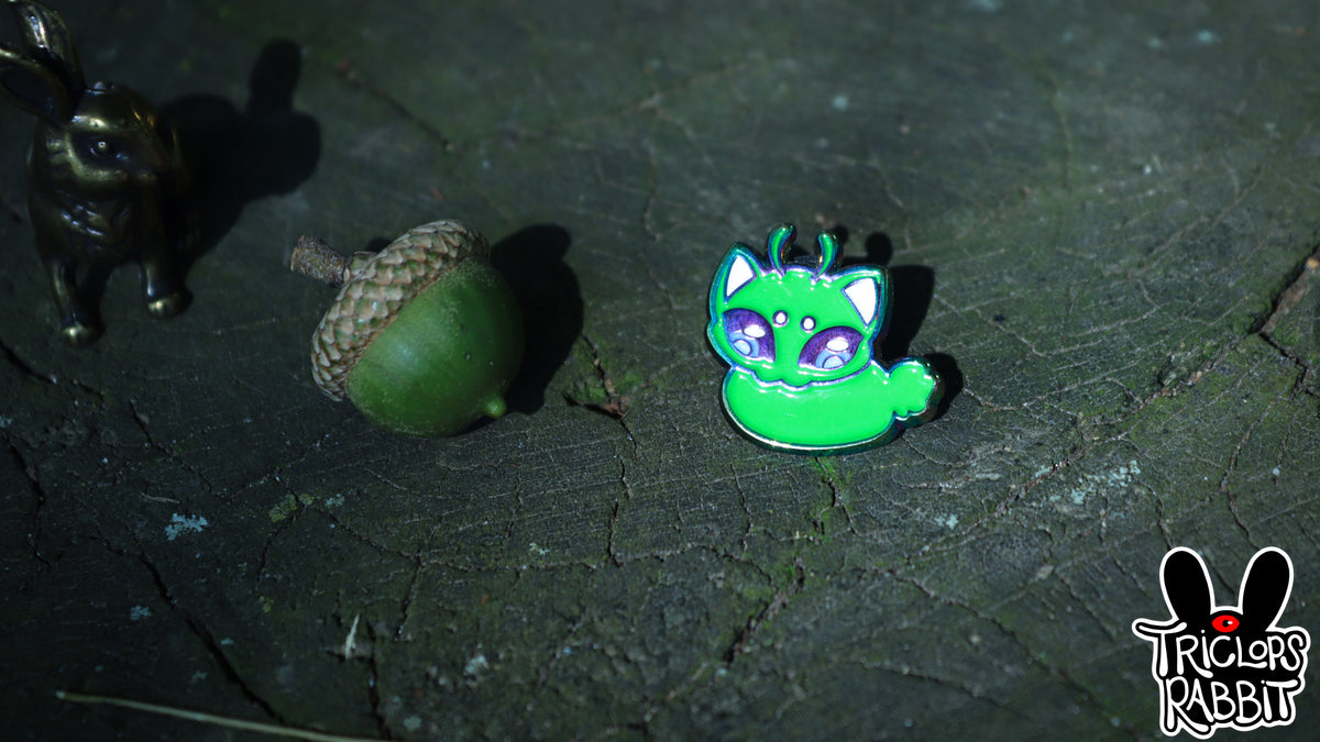 Alien Cat Loaf Mini Pin