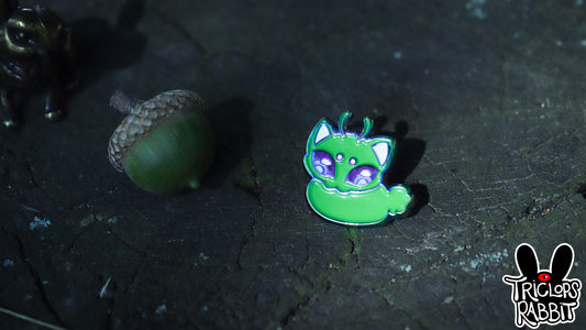 Alien Cat Loaf Mini Pin